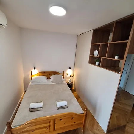 Danica Apartment *